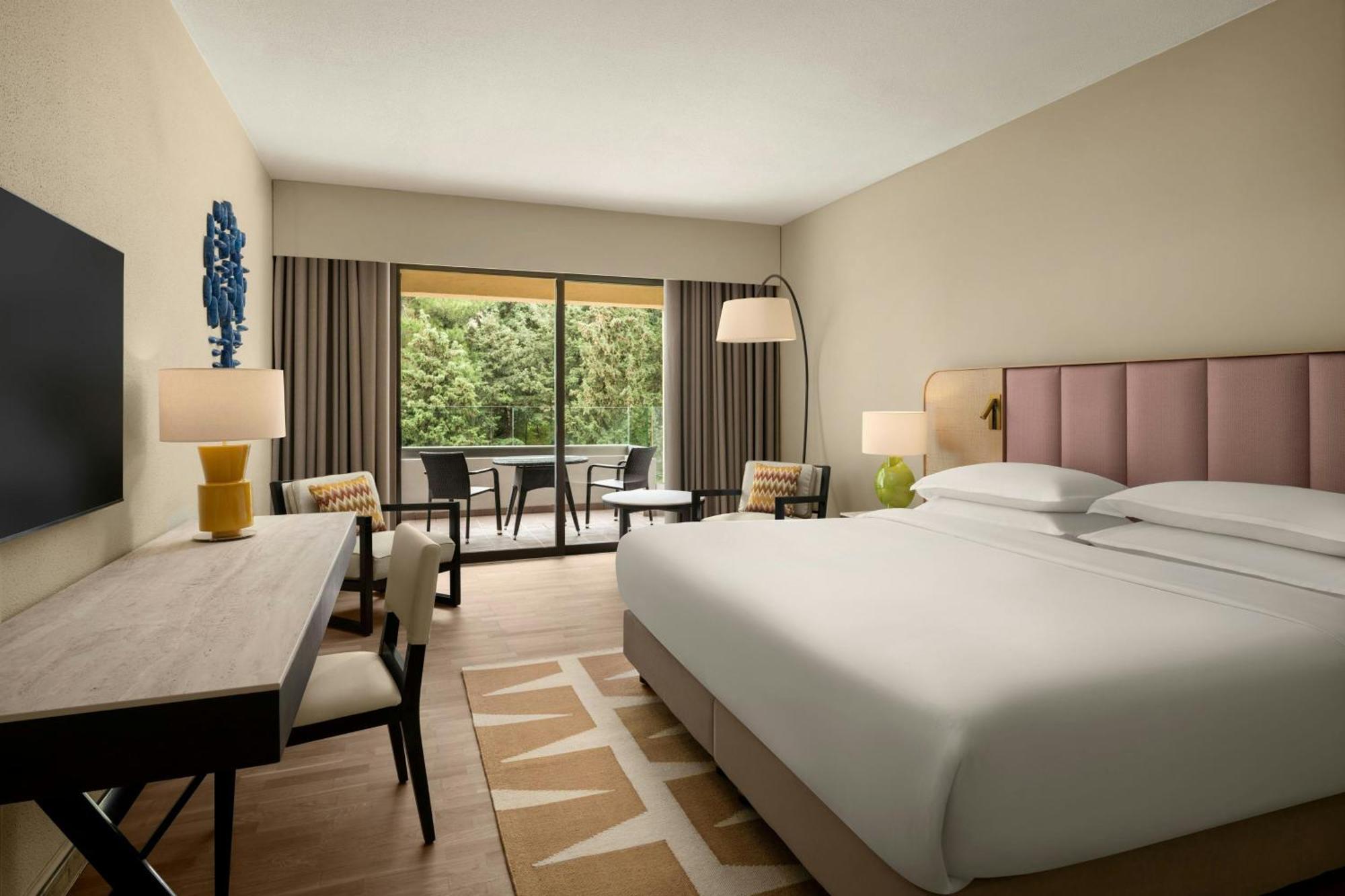 Classic Room Guest room 1 King Garden view Balcony