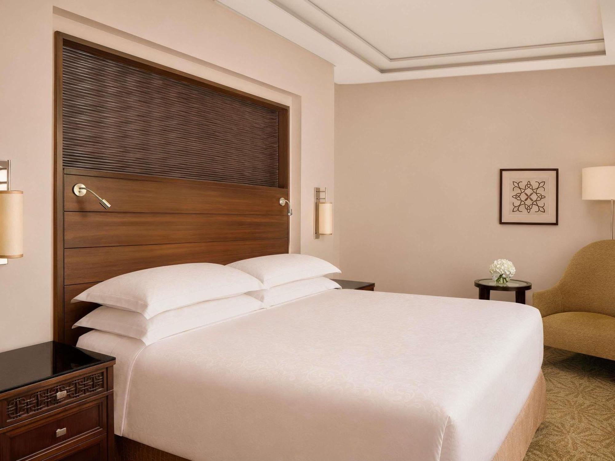 Fairmont King Room City View