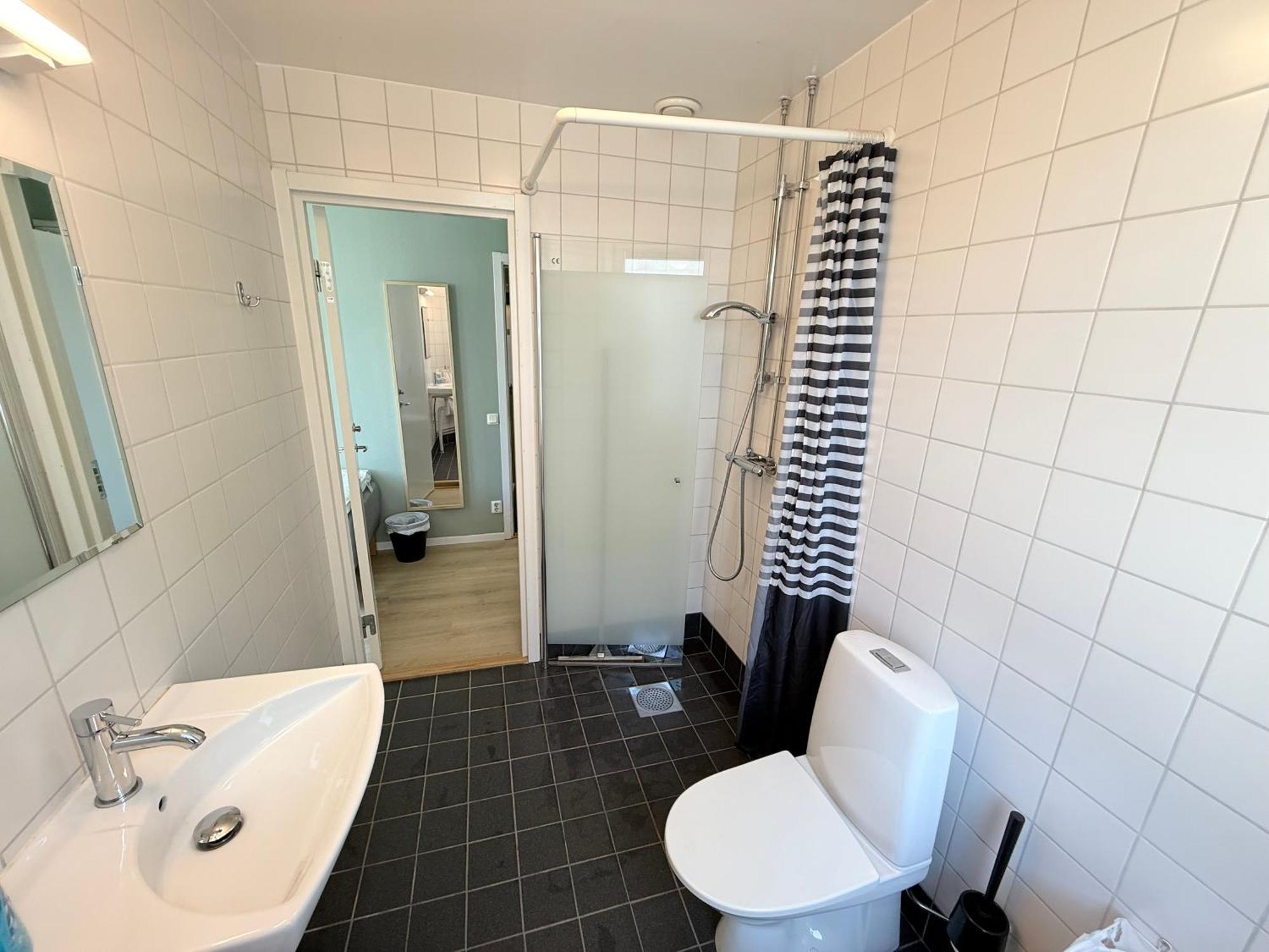 Twin Room Private Bathroom
