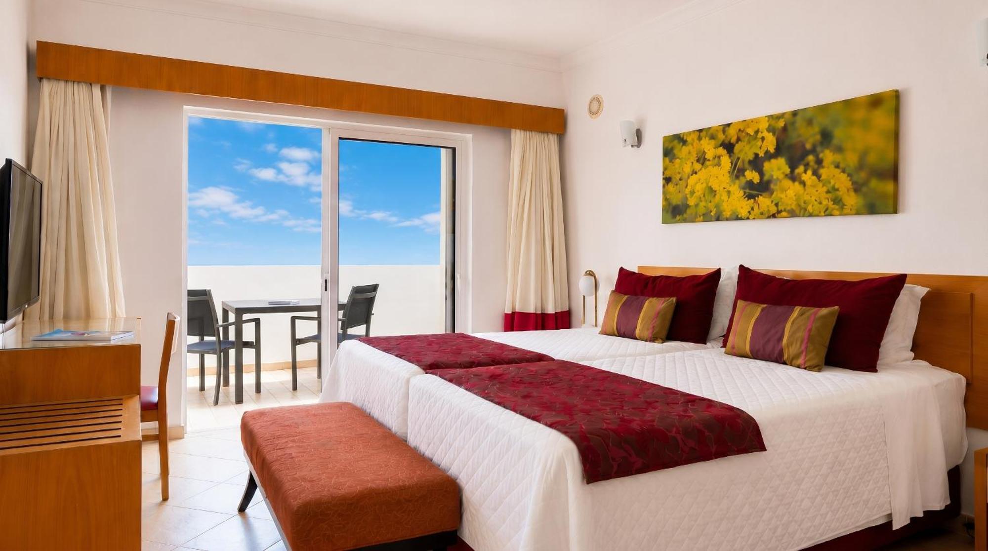 Deluxe One-Bedroom Apartment