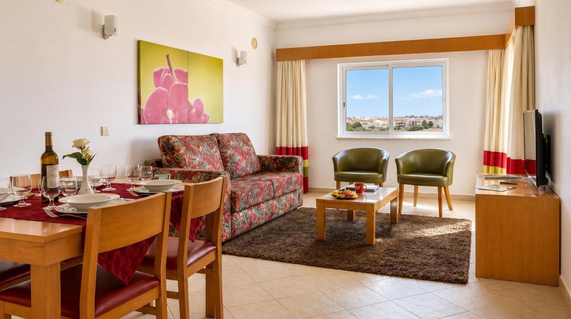 Deluxe One-Bedroom Apartment