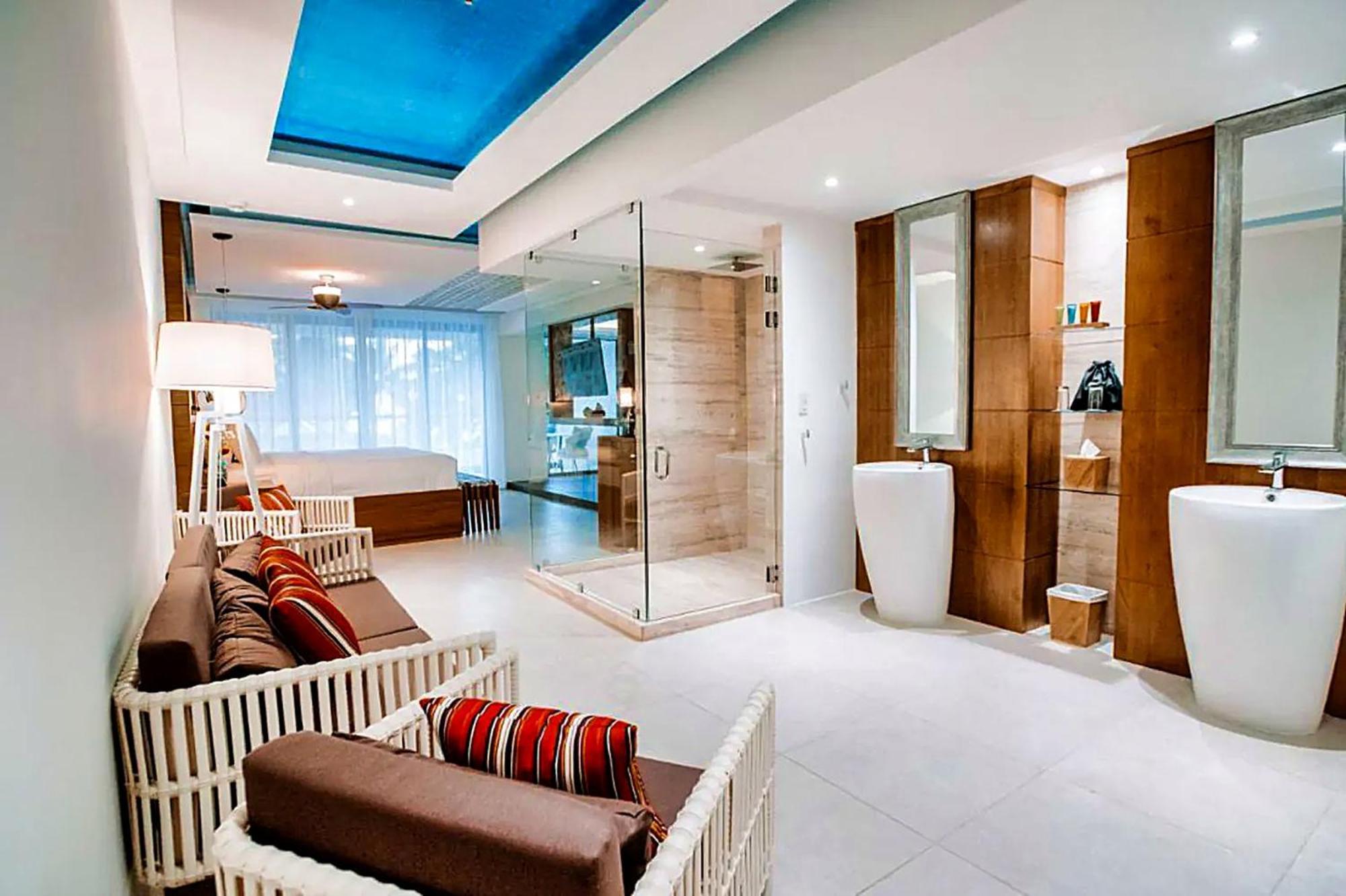 Azura Suite King Bed