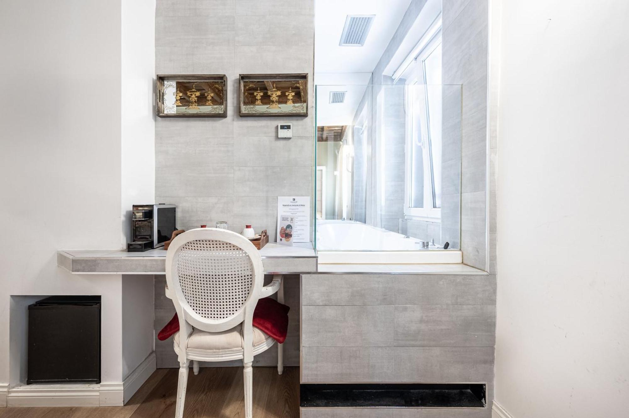 King Room Spa Bath