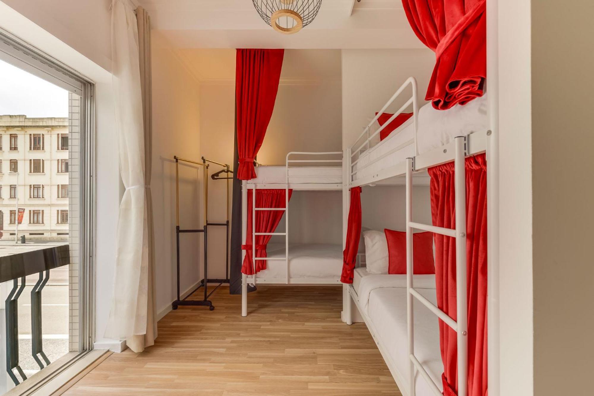 Bed 6-Bed Mixed Dormitory Room
