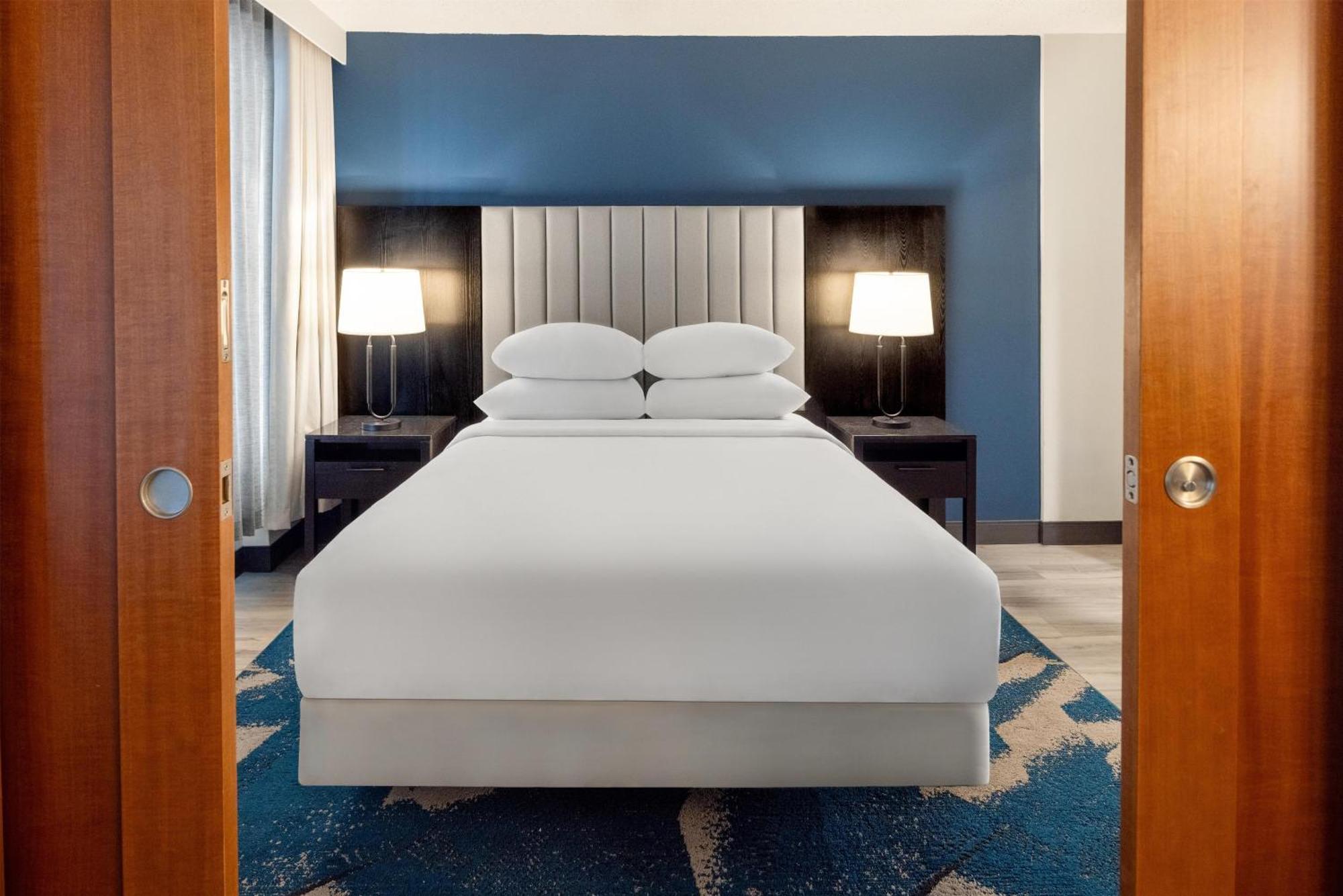 Two-Room Queen Suite - Mobility Accessible