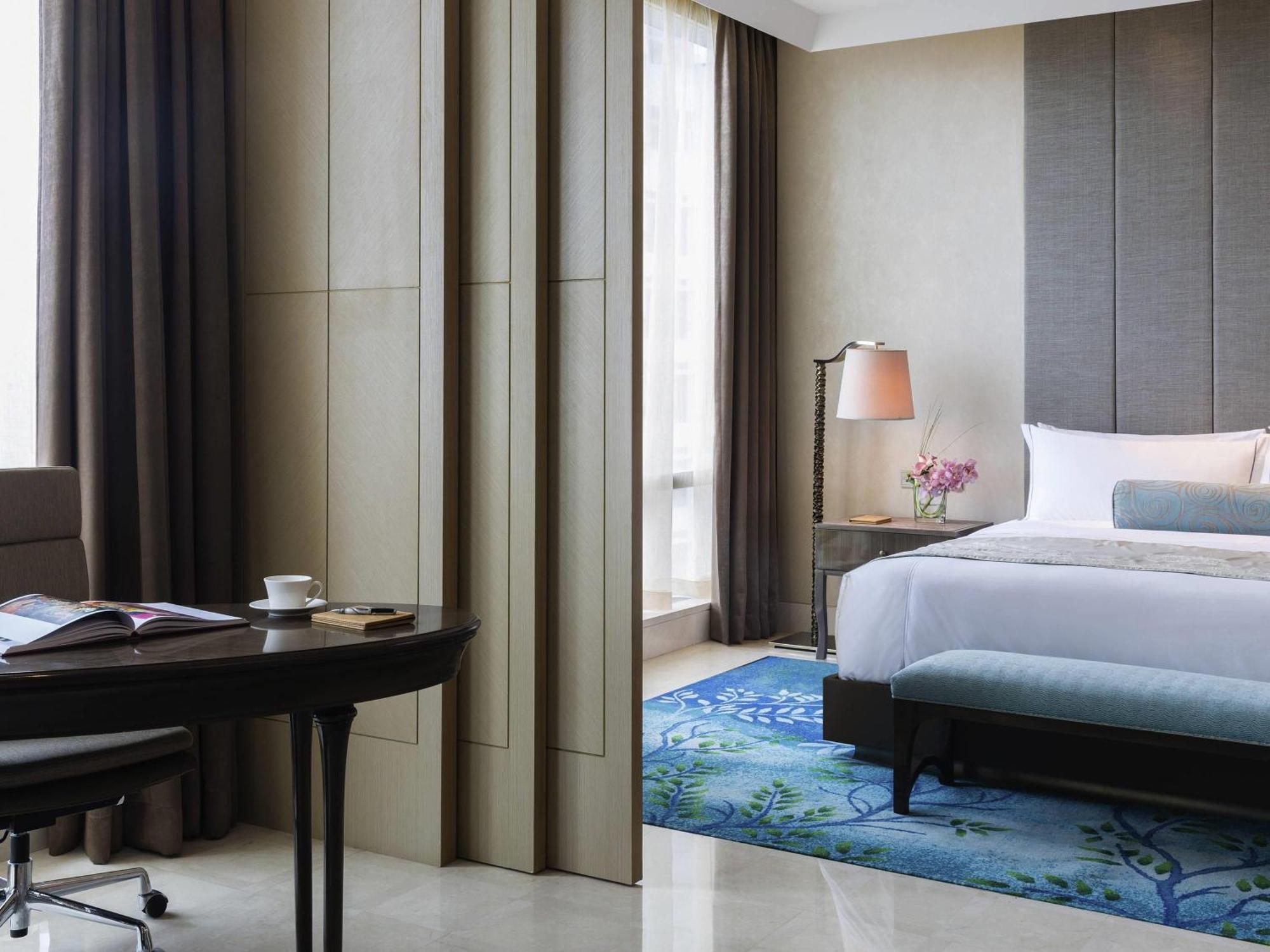 Raffles King Room