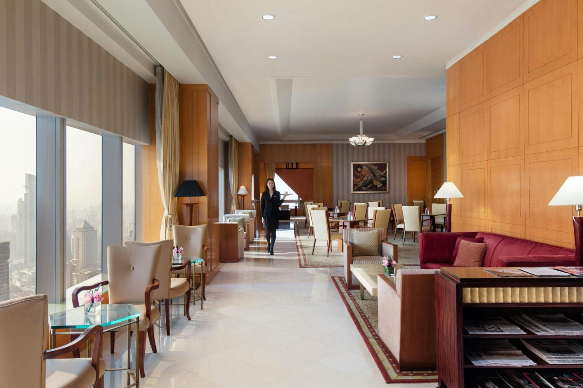 Executive Level King Room Skyline View