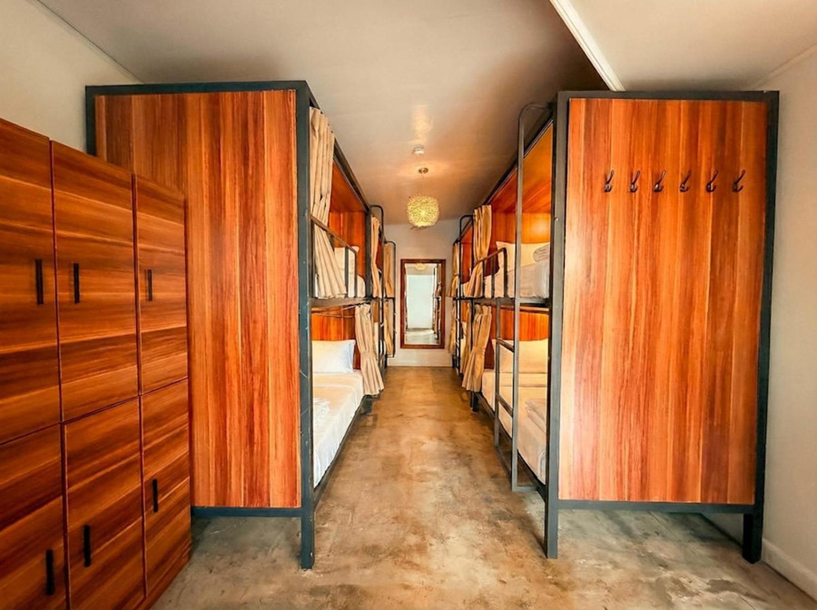 Bed 8-Bed Mixed Dormitory Room