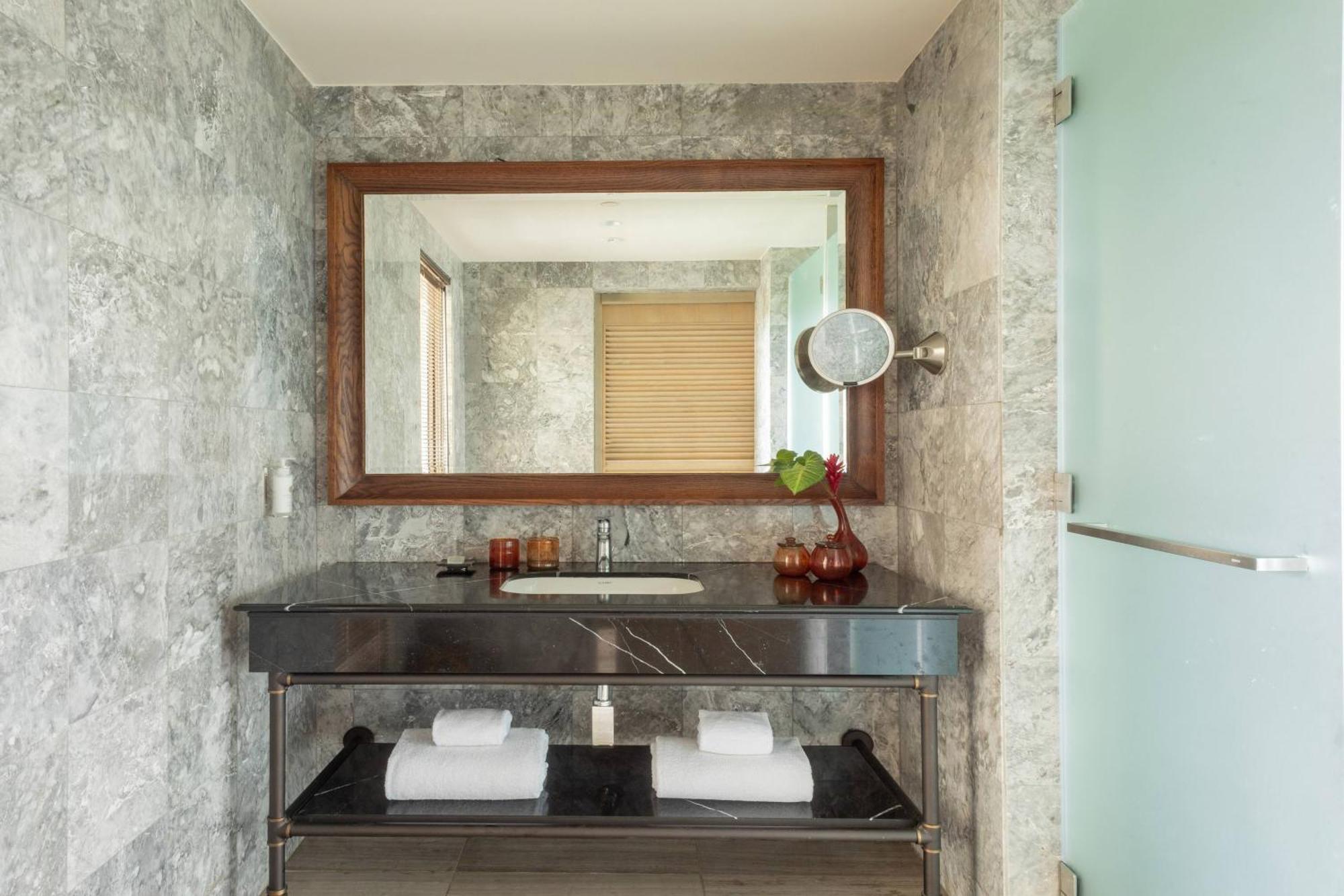 Deluxe Room Mount Meru View
