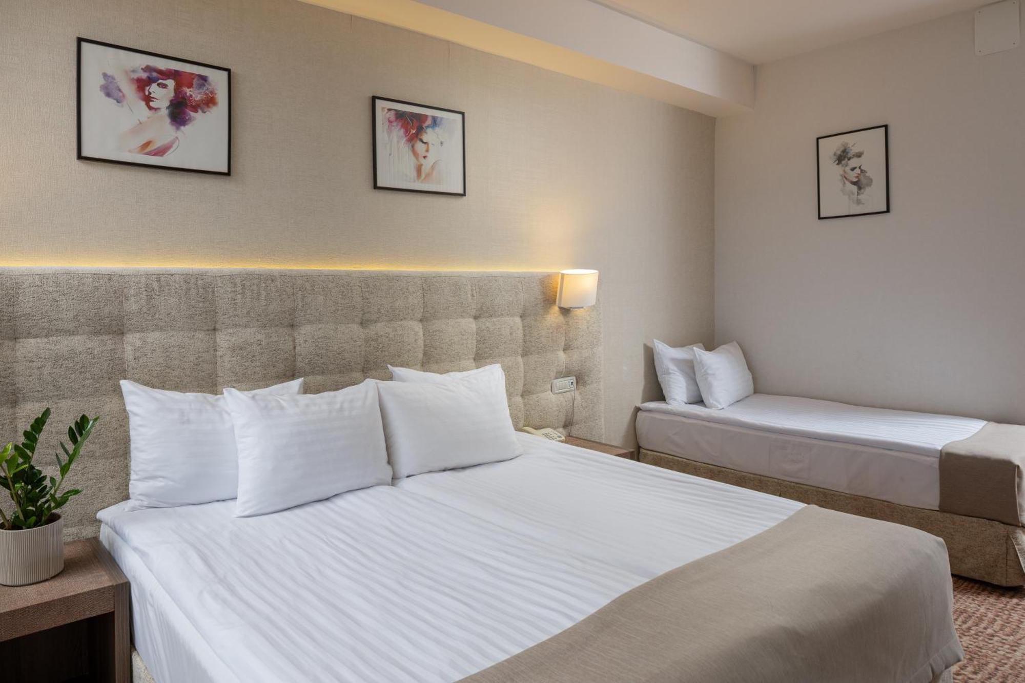 Triple Room Balcony Grand Belvedere