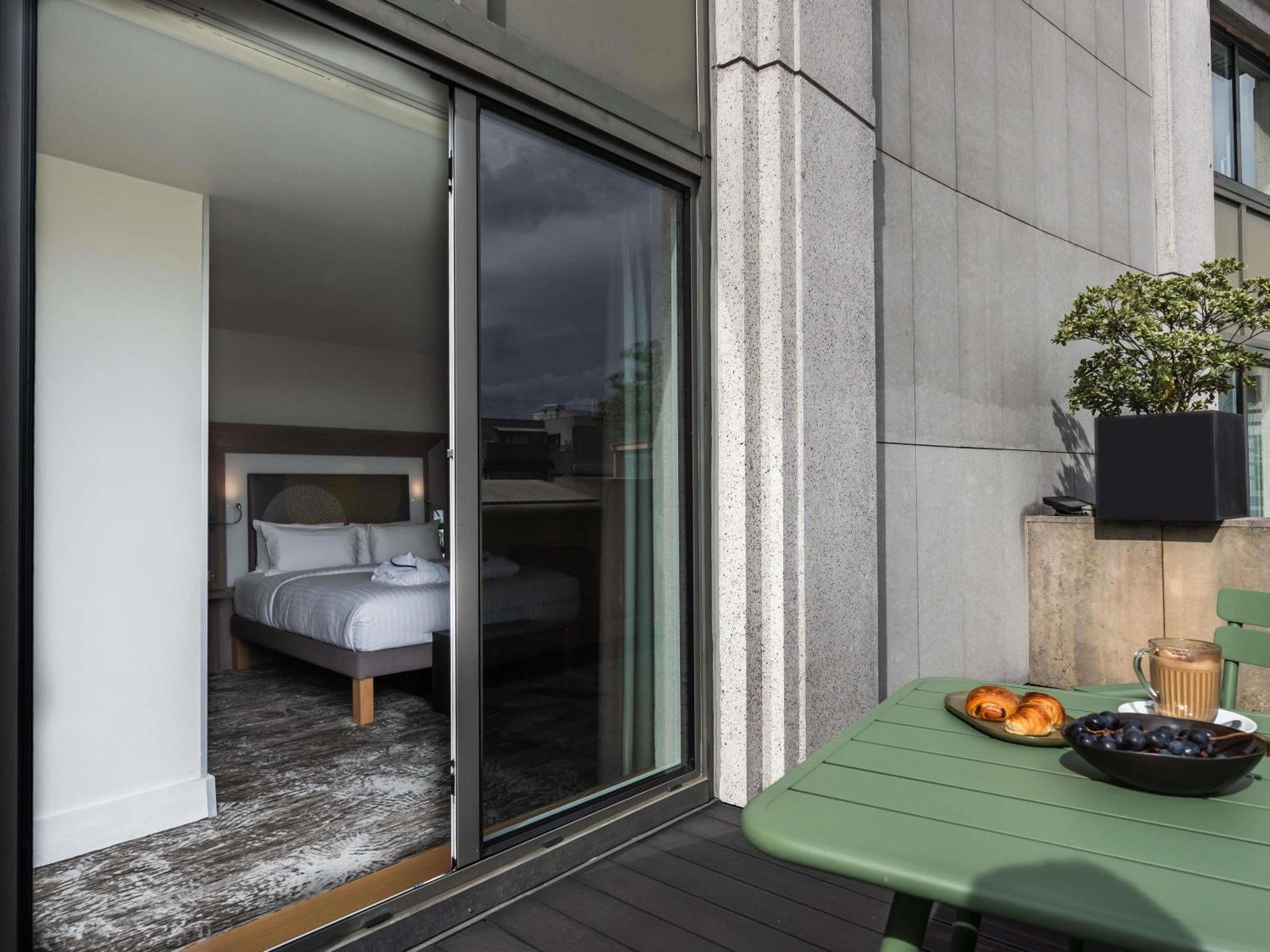 Executive Double Room Queen Size Bed Terrace