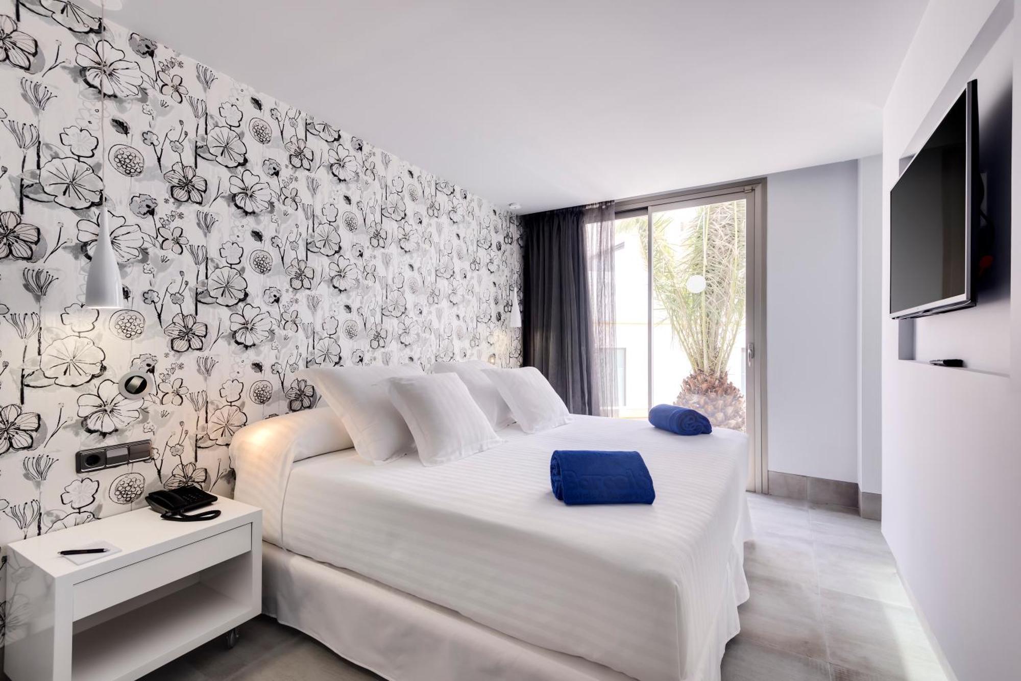 Quarto Deluxe com Cama de Casal ou 2 de Solteiro