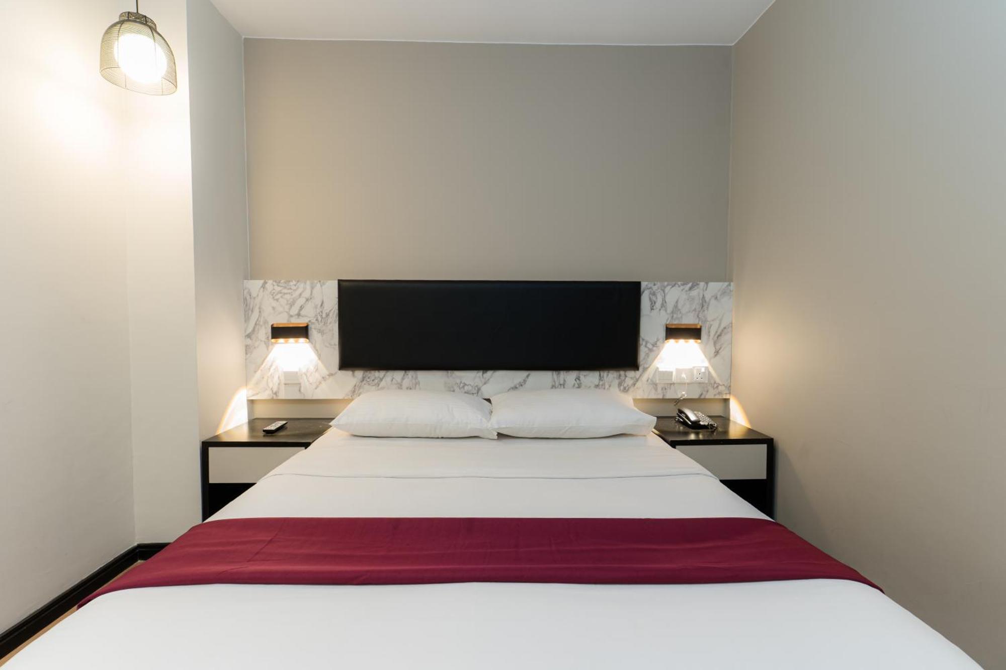 Standard Queen Room No Window