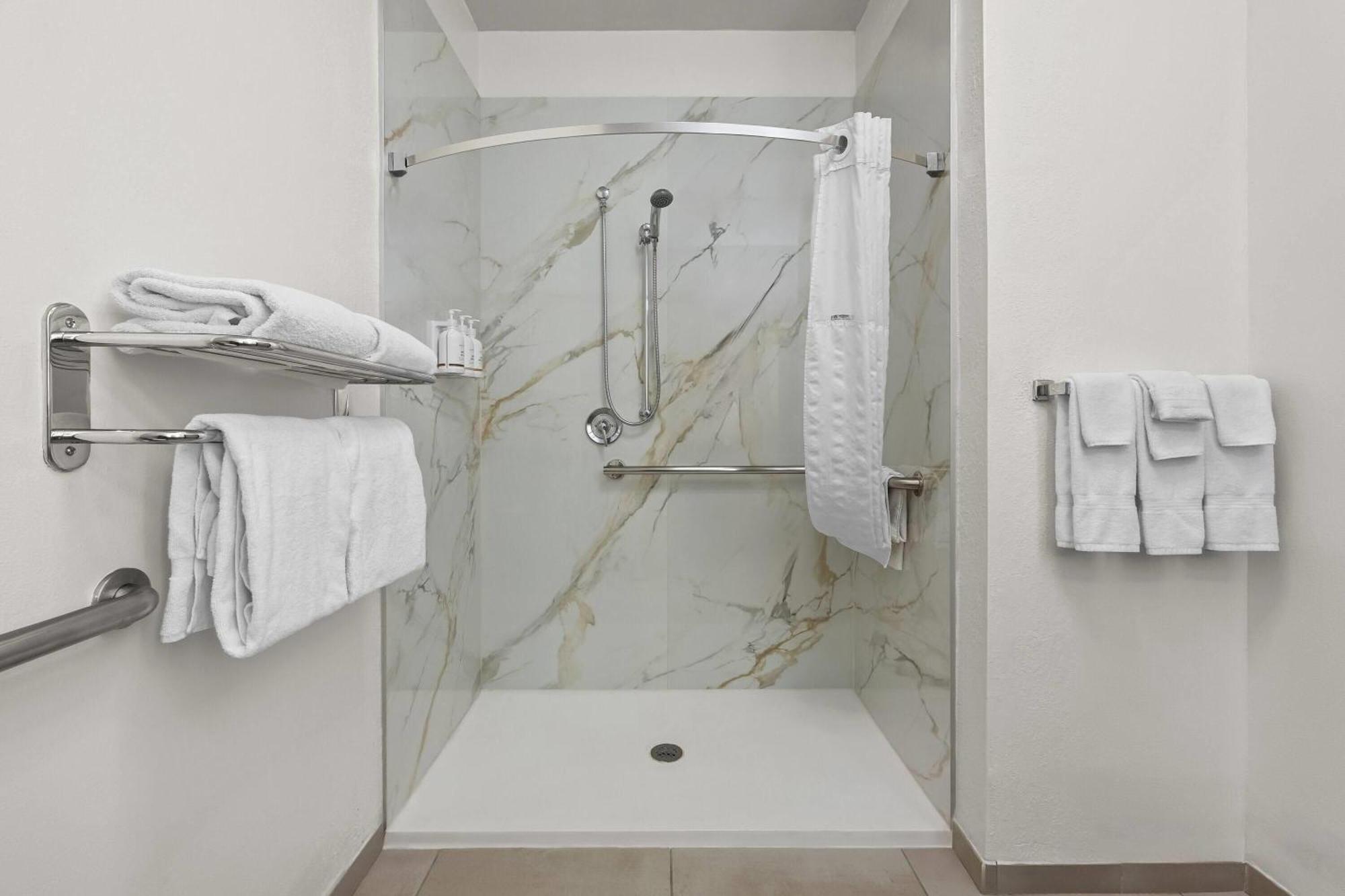 King Room - Mobility Access/Non-Smoking