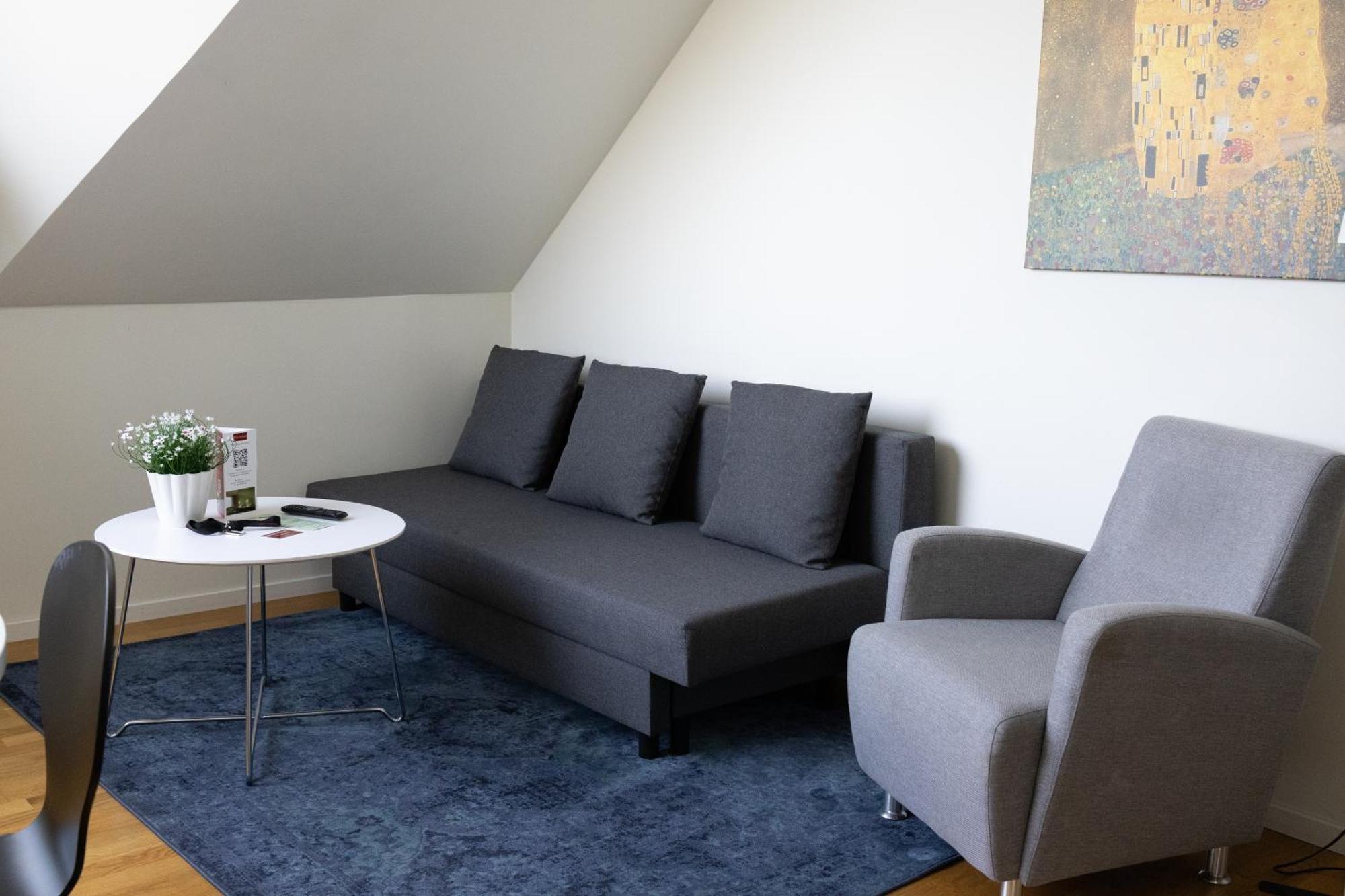 Superior One-Bedroom Apartment