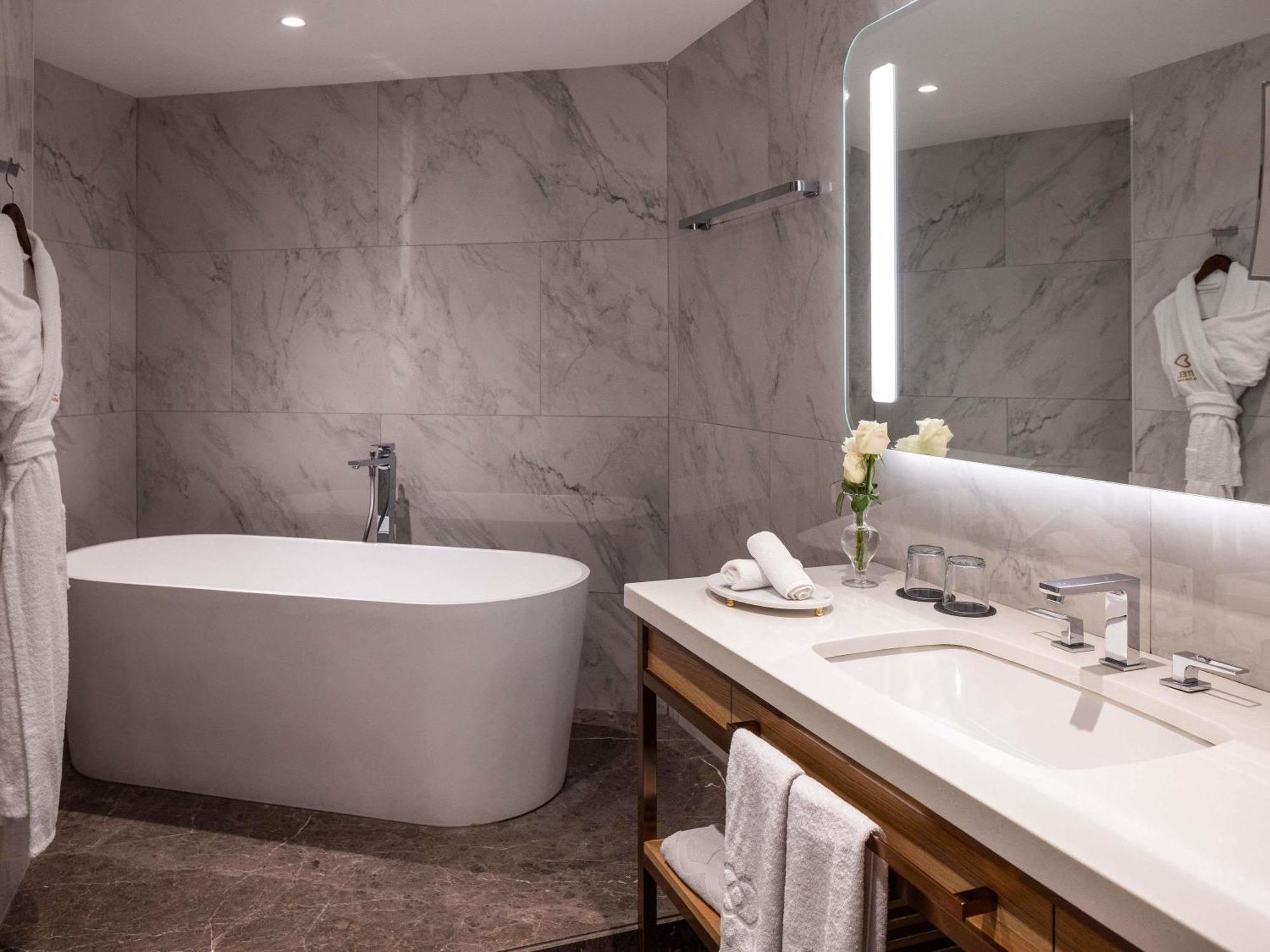Junior King Suite Club Millesime Access