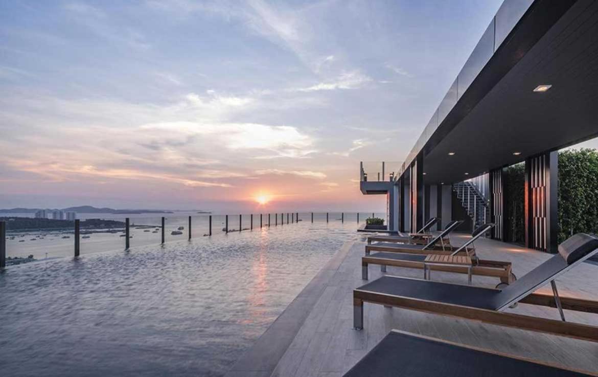 Studio Balcony