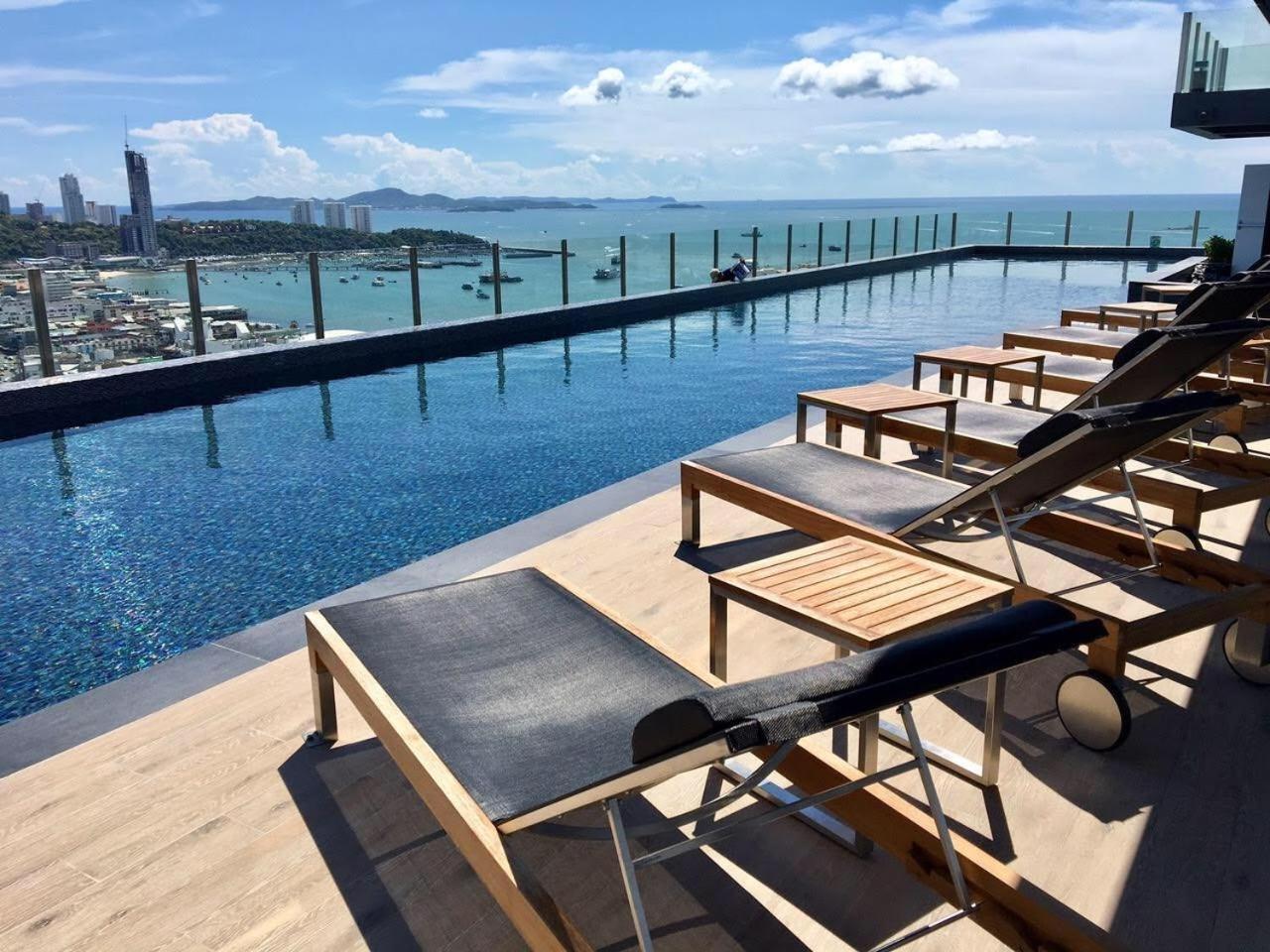 Studio Balcony
