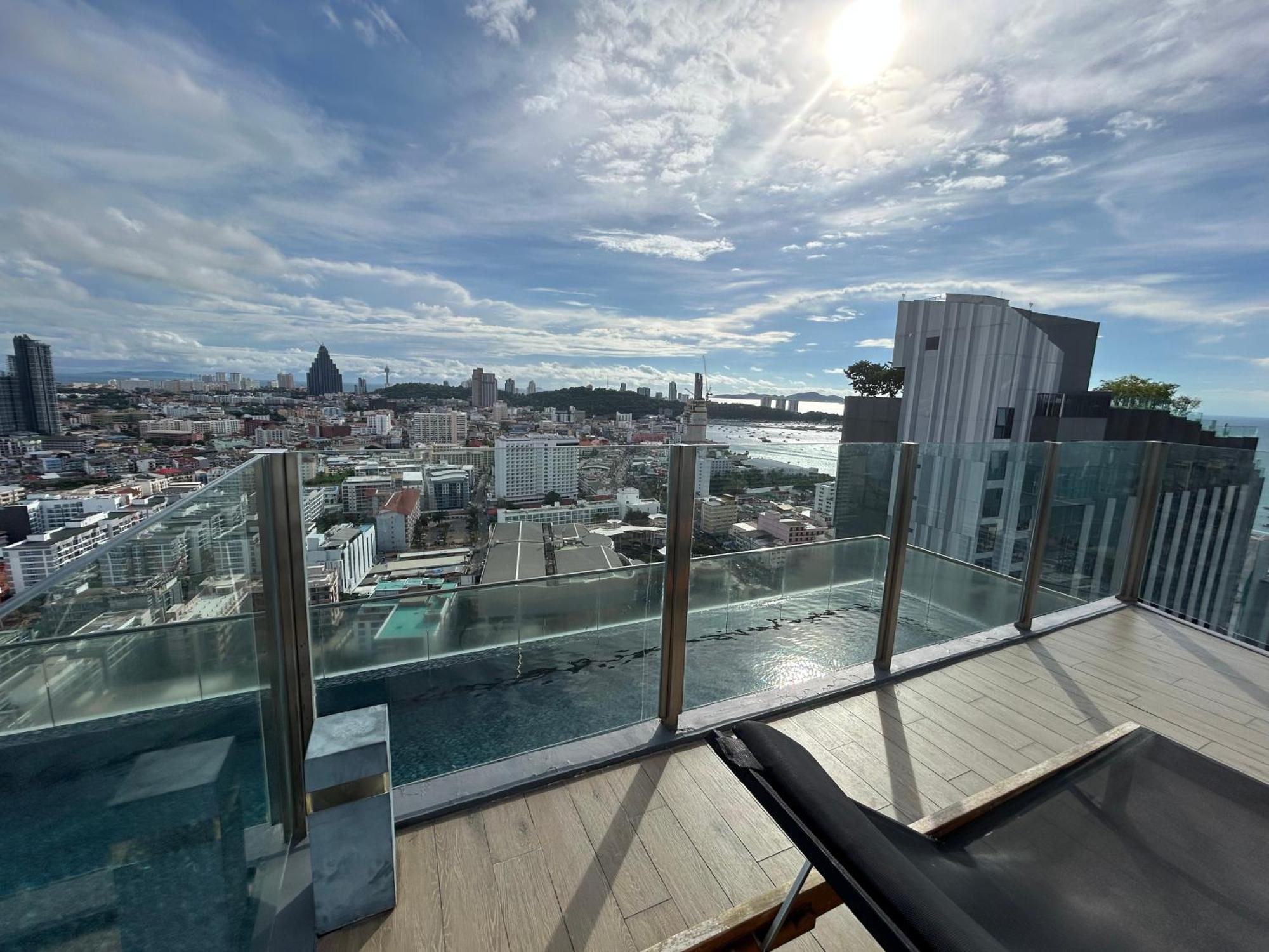 Studio Balcony