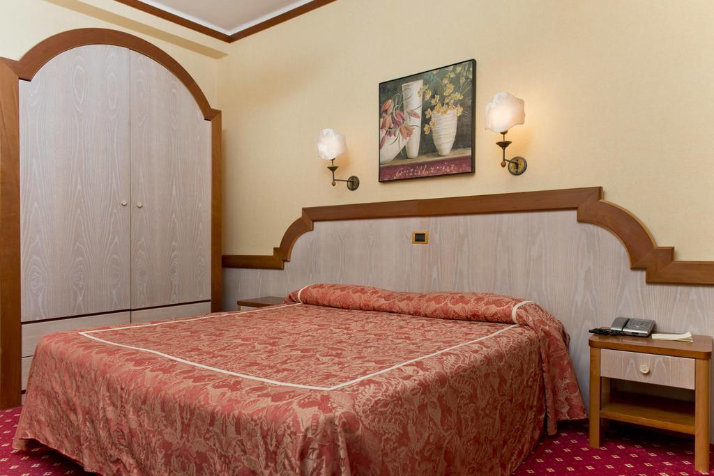 Classic Double Room,1216267612:JPEG
