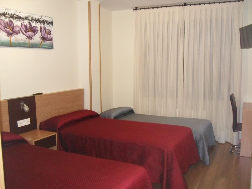 Triple Room Private Bathroom,1695330996:JPEG