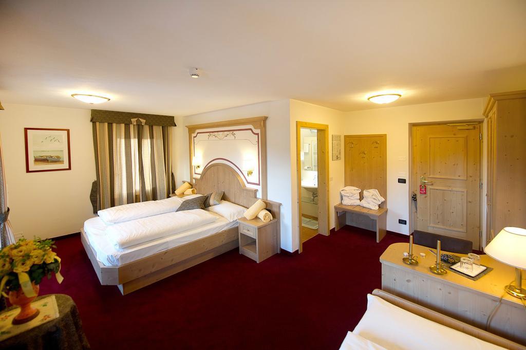 Superior Double or Twin Room Mountain View