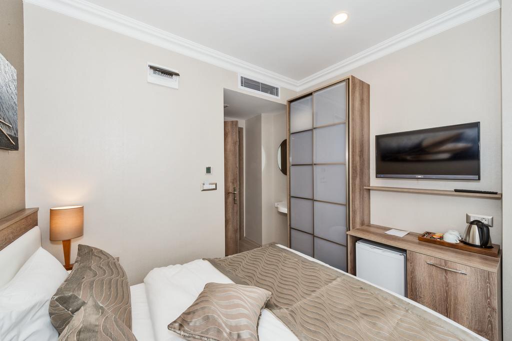 Standard Double Room,204864475:JPEG