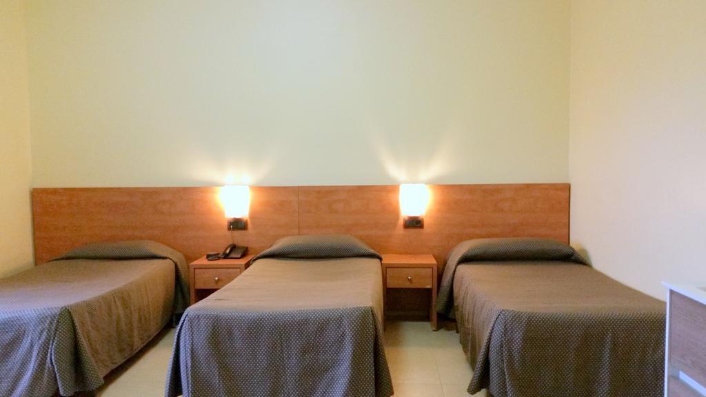 Triple Room,206487418:JPEG