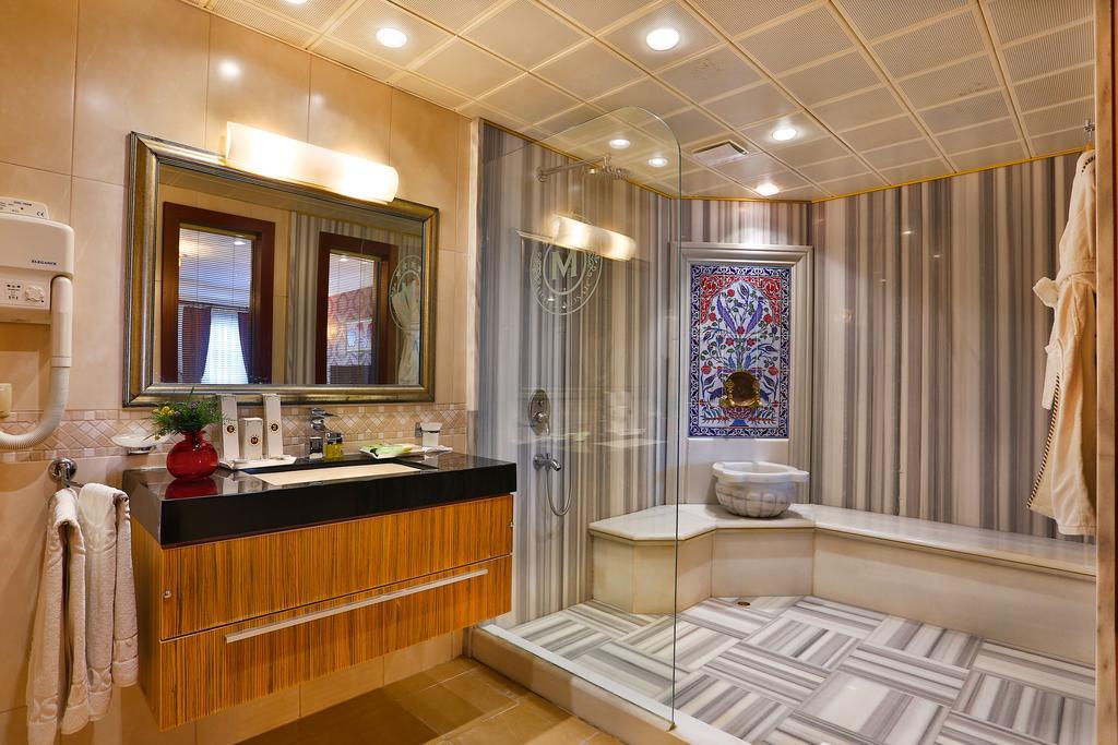 Corner Suite Sea View