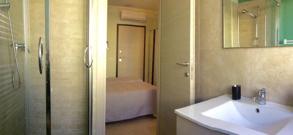 Camera Doppia con Letti Singoli con Letto Supplementare