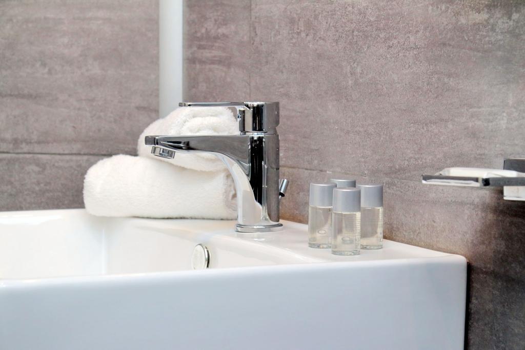 Deluxe Double Room Private Bathroom