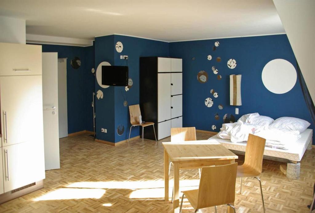 Apartment,779105907:JPEG
