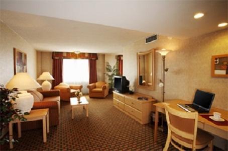 Deluxe King Suite,636138534:JPEG
