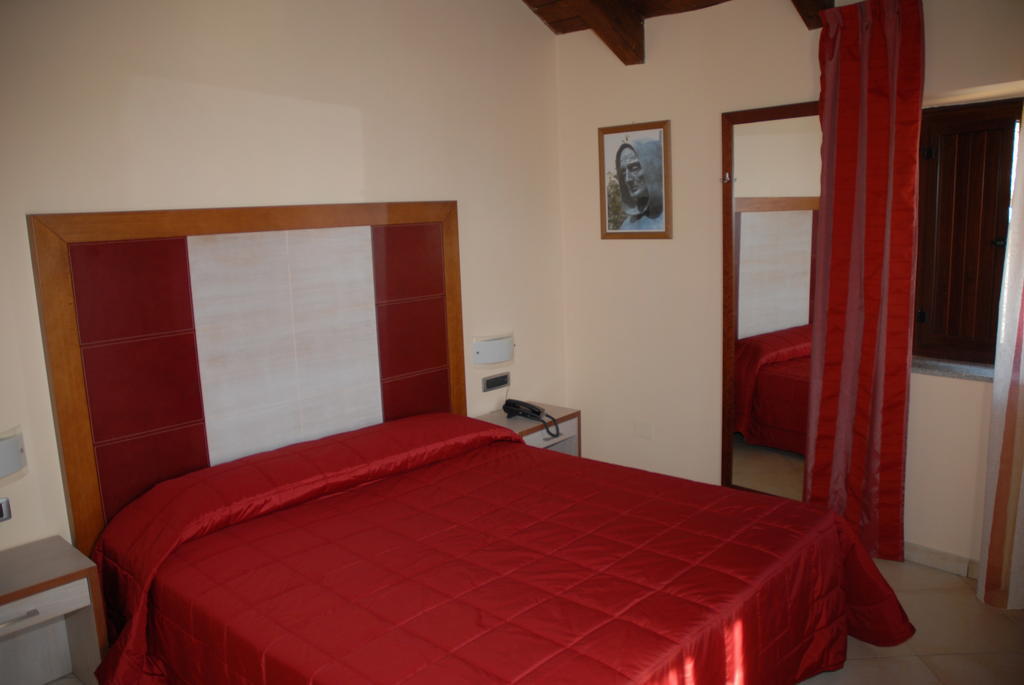 Double or Twin Room,709884094:JPEG