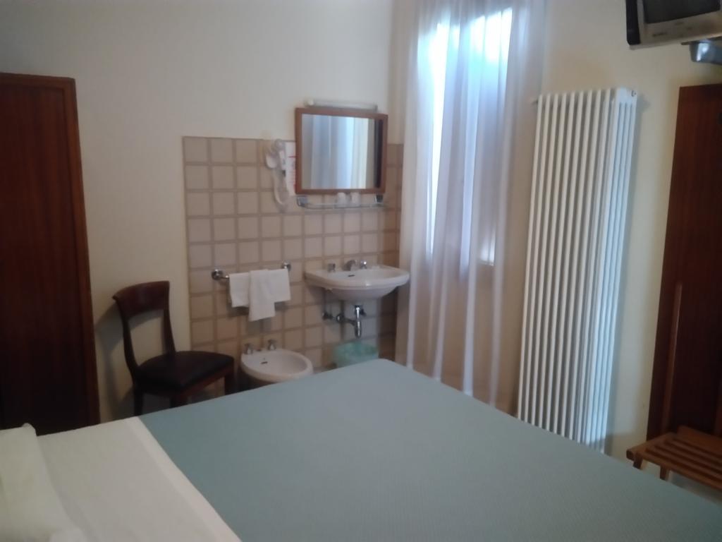 Standard Double or Twin Room,263710765:JPEG
