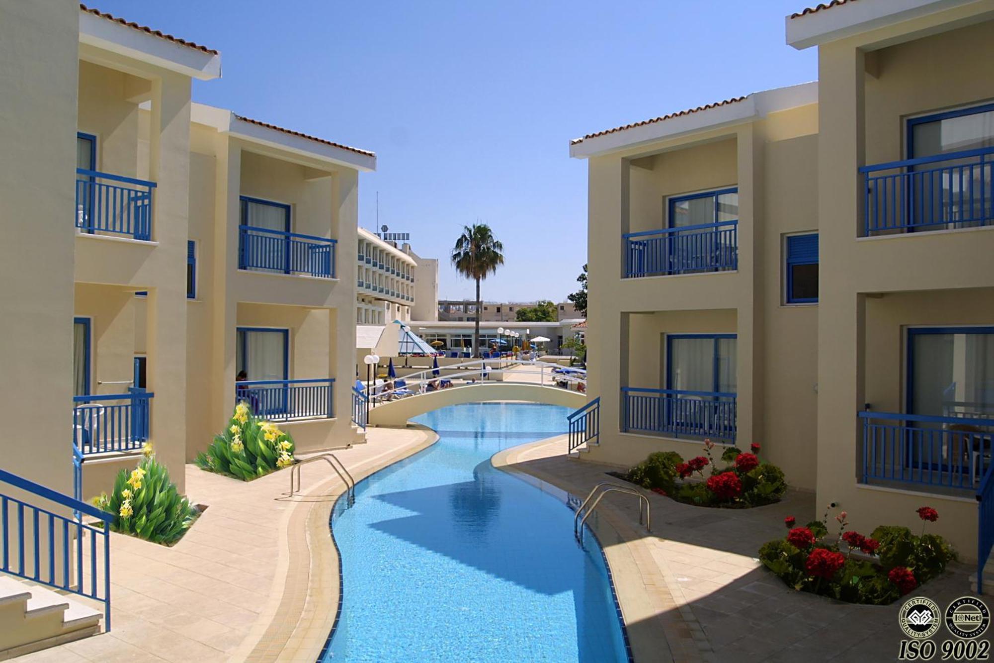 Superior Twin Room with Pool View