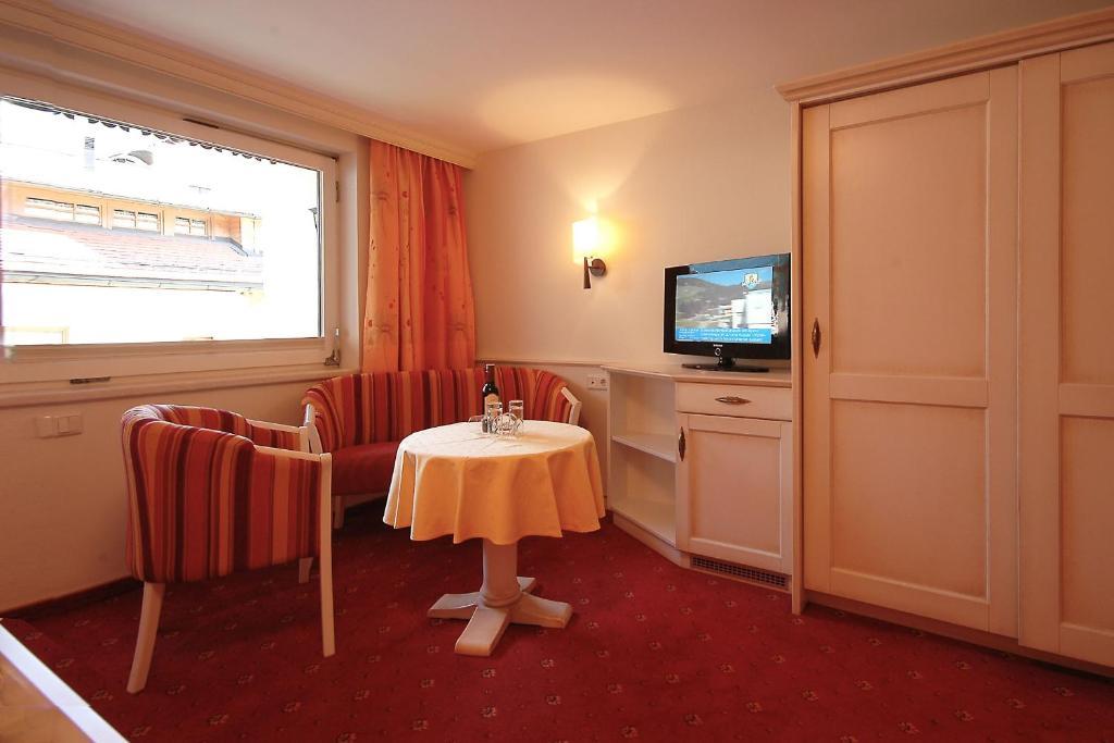 Double Room,27888686:JPEG