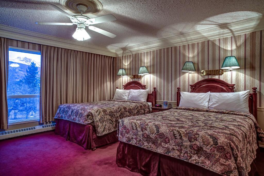 Queen Room Two Queen Beds