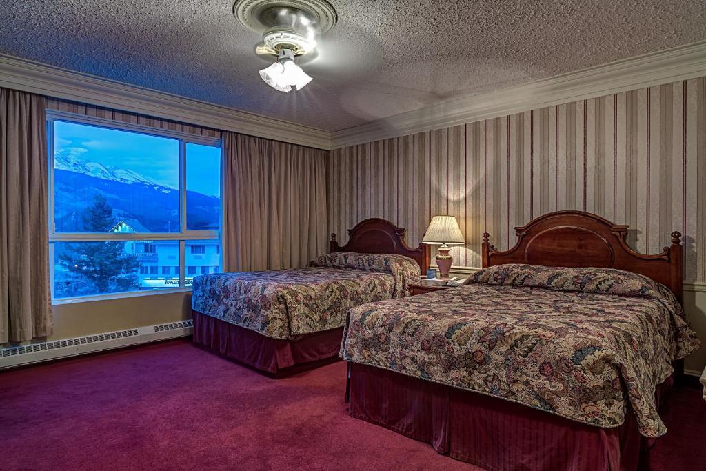 Queen Room Two Queen Beds