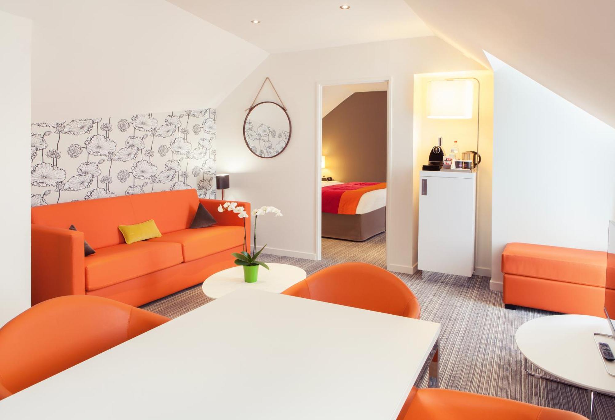 Executive Suite Sofa Bed,1717002317:JPEG