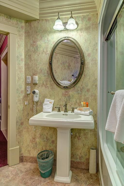 Executive One-Bedroom Suite