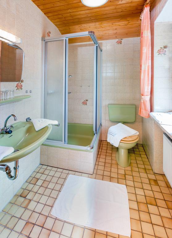 Single Room,330897490:JPEG
