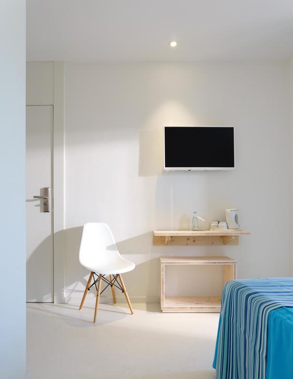 Interior Small Double Room