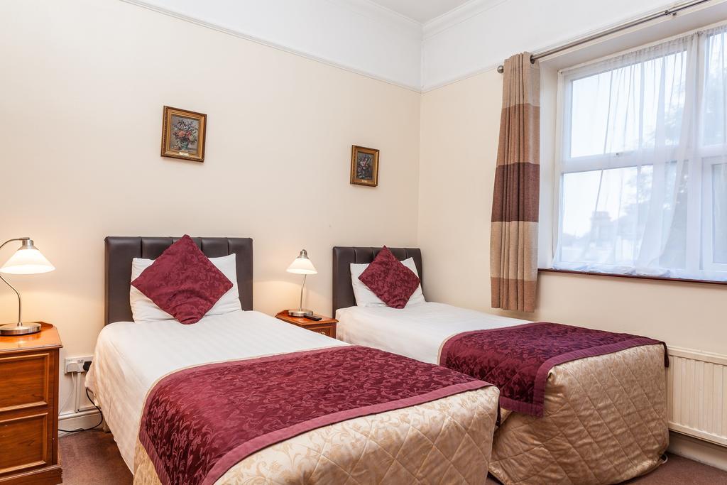 Large Twin Room,693387540:JPEG