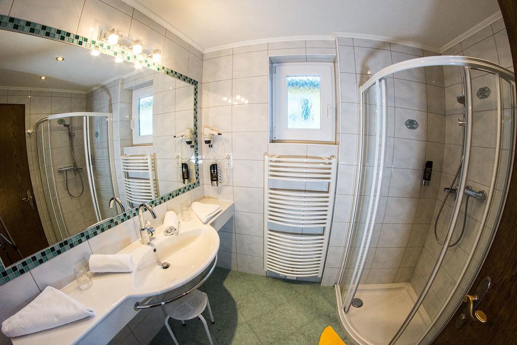 Double Room,353305687:JPEG