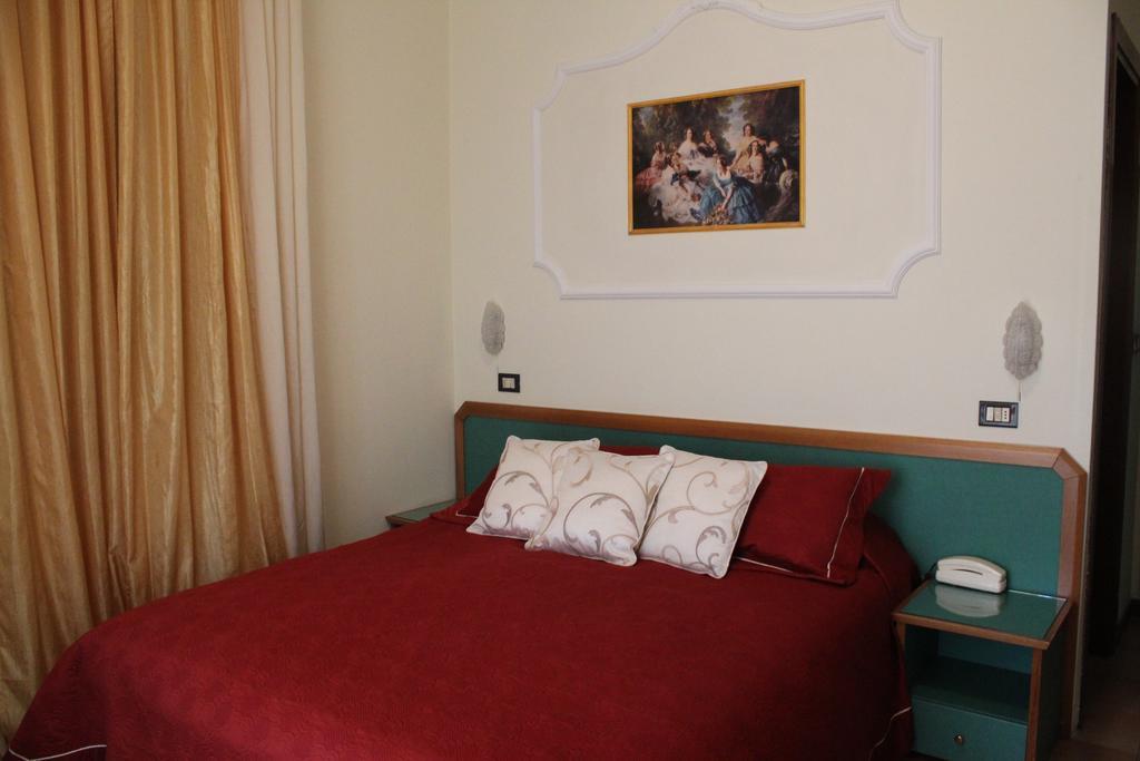 Single Room,378939688:JPEG