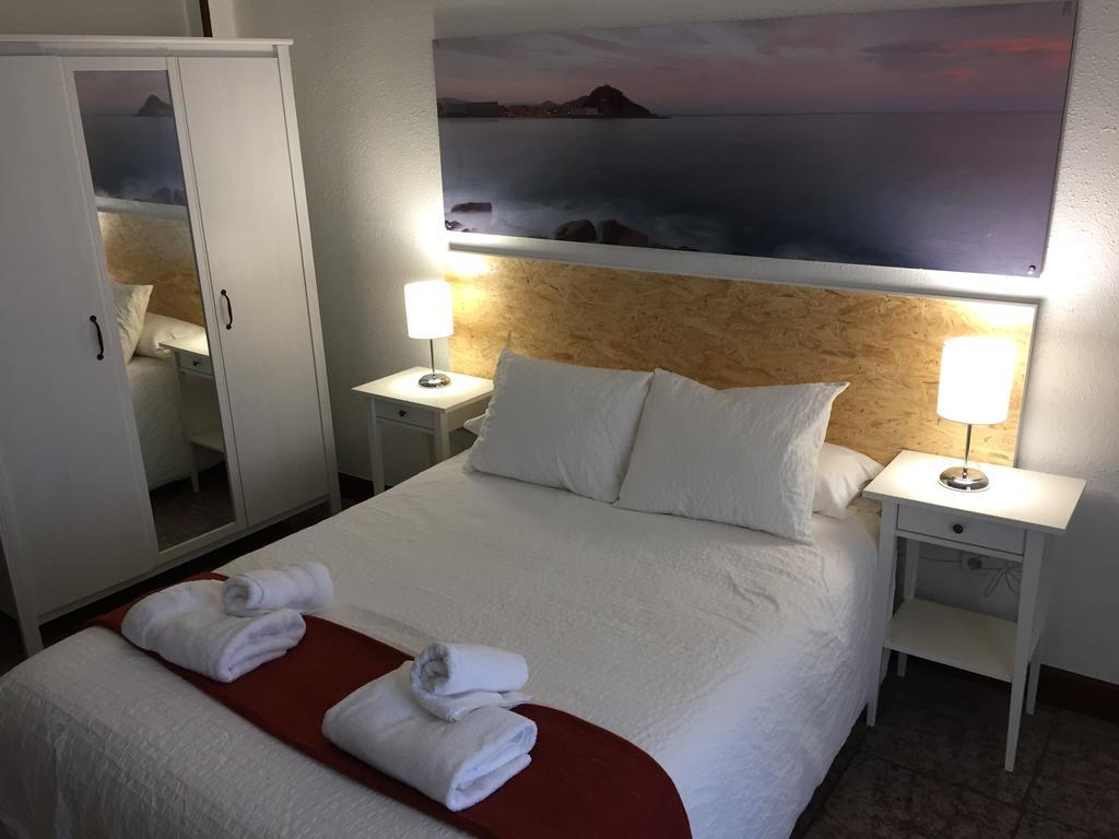Triple Room with Balcony and Private Bathroom