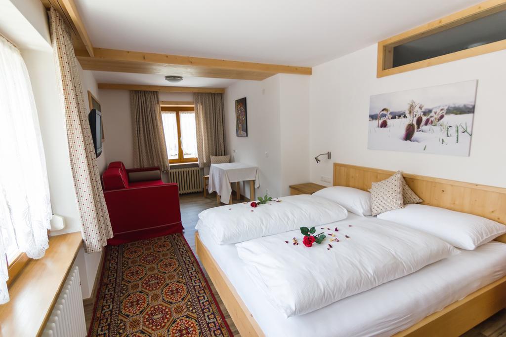 Double Room,379614556:JPEG