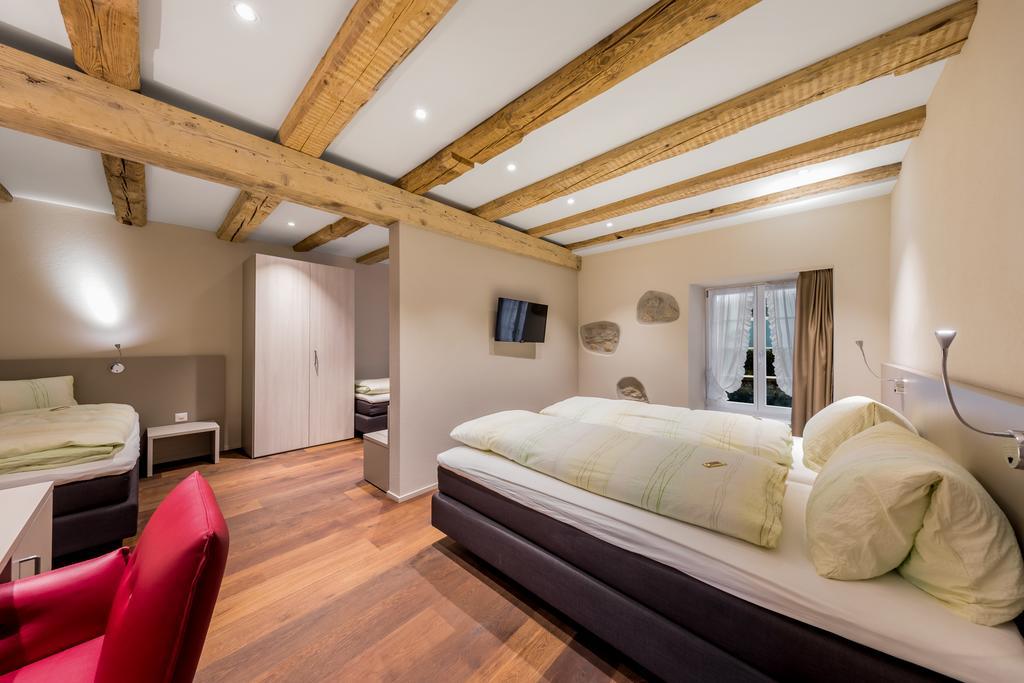 Family Room,389583468:JPEG