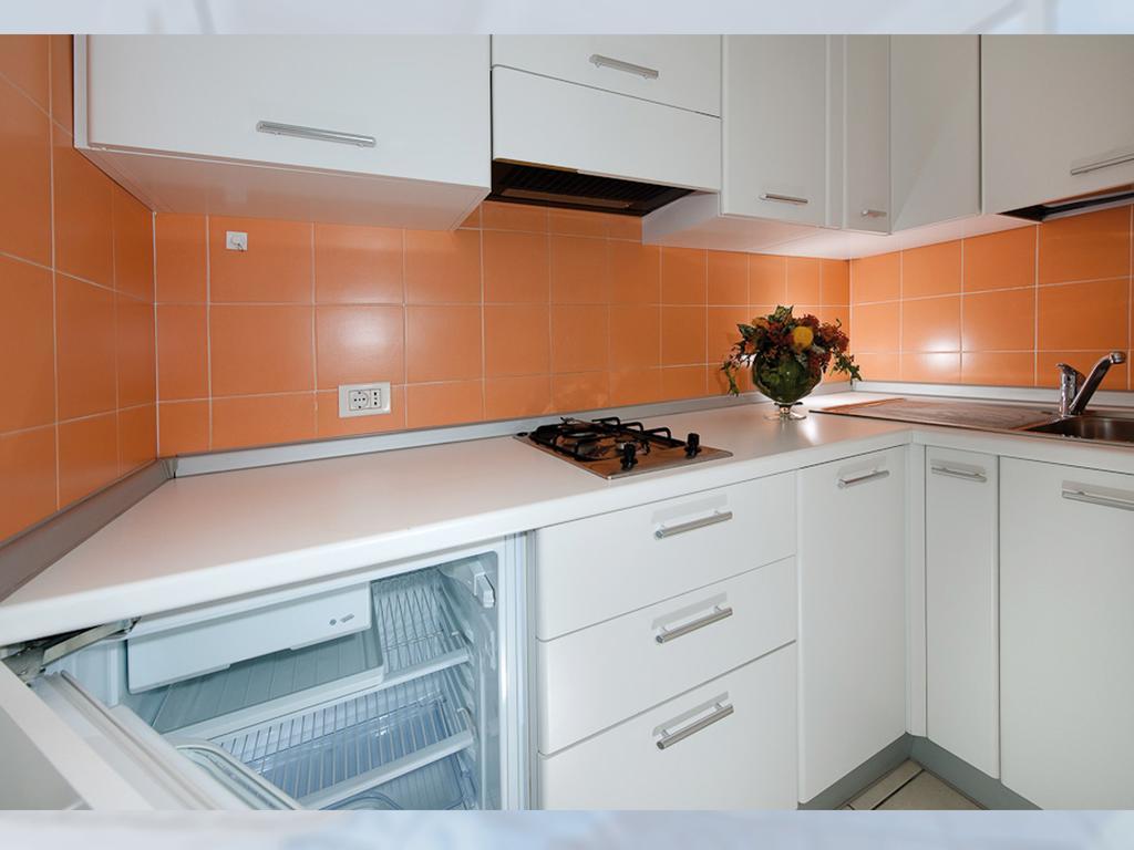 One-Bedroom Apartment Penthouse,396990075:JPEG
